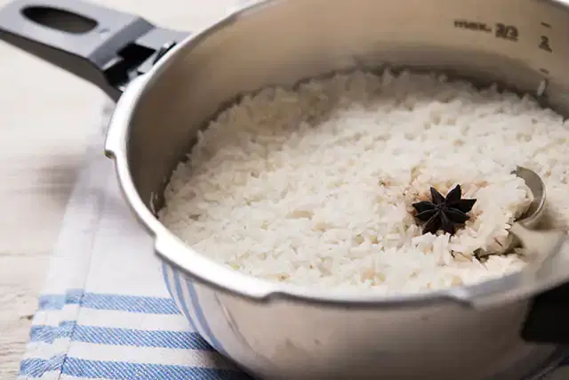 Arroz perfumado na pressão